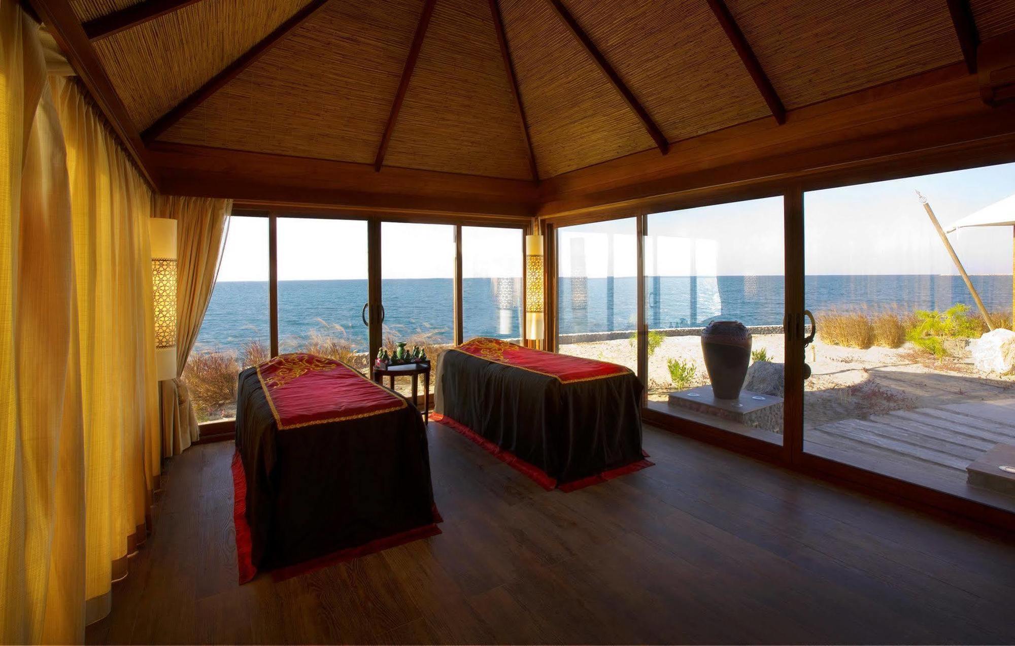The Ritz-carlton Khaimah, Al Hamra Resort 5*